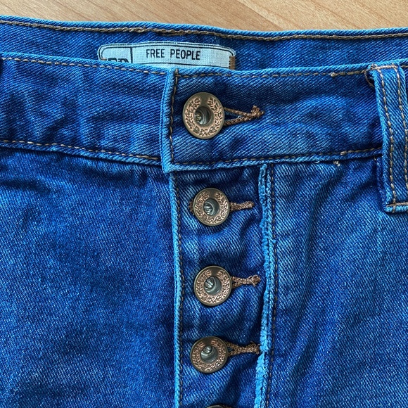 Free People Jillian Button Fly Denim Cutoff Shorts (Size 28) - Picture 4 of 5